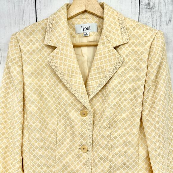 NWT Le Suit Town and Country Yellow Beige Diamond Tweed Blazer 3 Button SIZE 8 - Picture 1 of 11